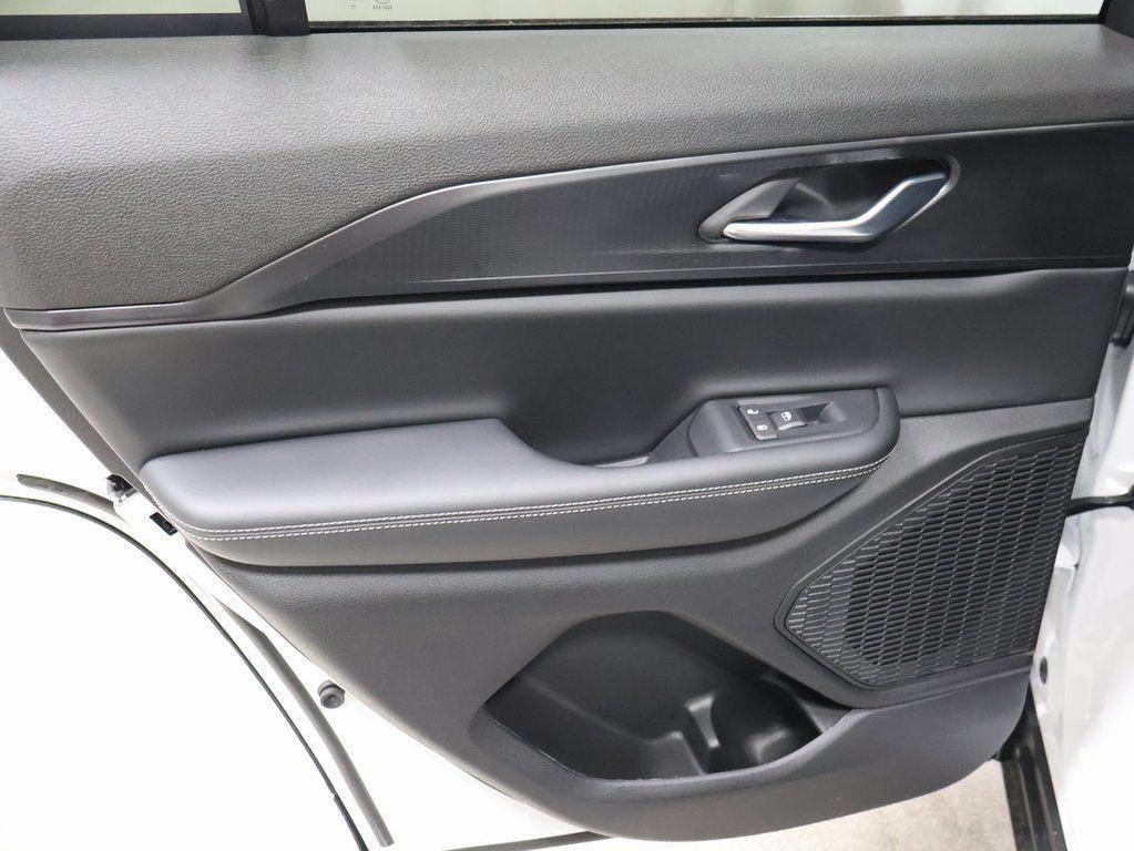 new 2025 Jeep Grand Cherokee car, priced at $38,954