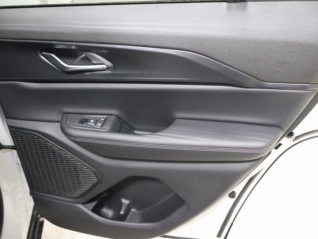 new 2025 Jeep Grand Cherokee car, priced at $38,954