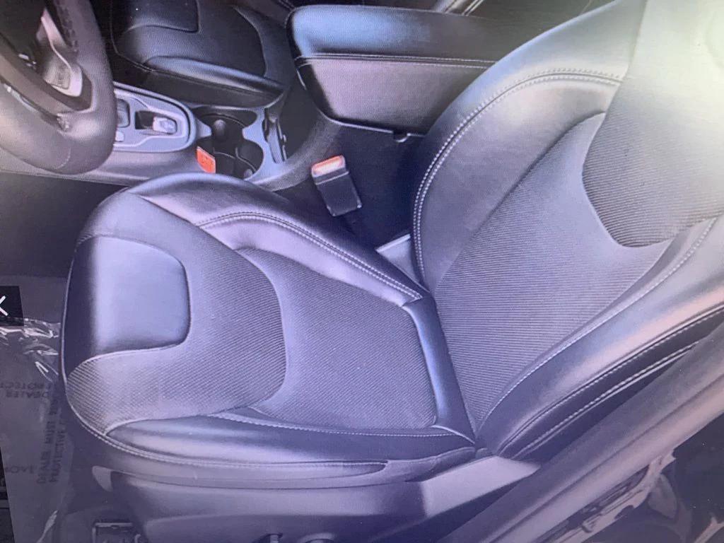 used 2022 Jeep Cherokee car, priced at $22,374