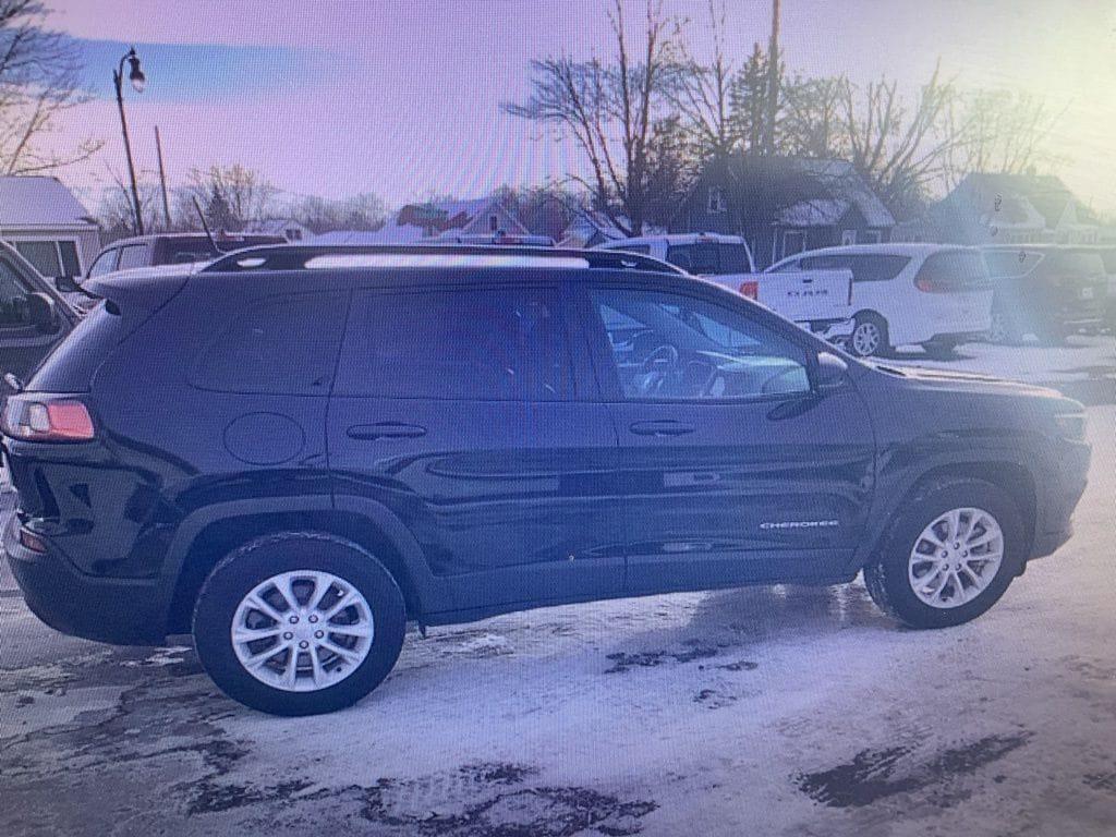 used 2022 Jeep Cherokee car, priced at $22,374