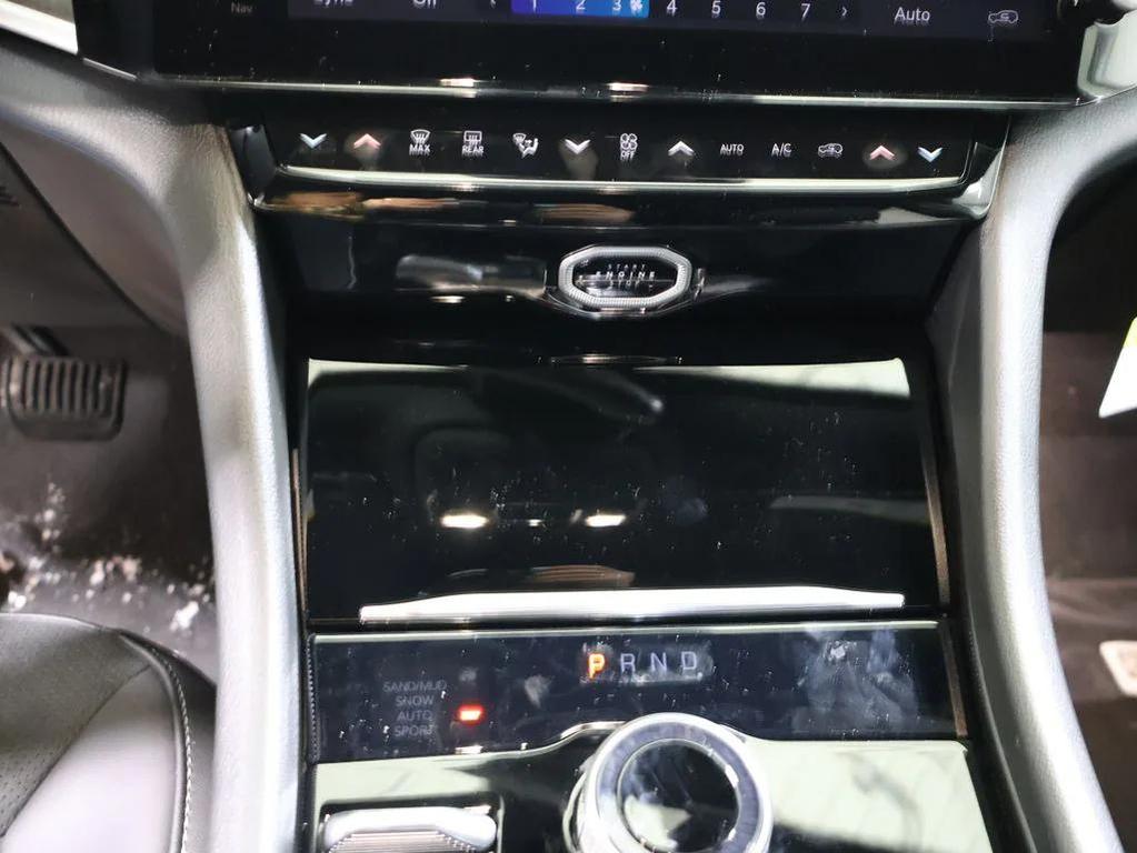 new 2026 Jeep Grand Cherokee car, priced at $48,670