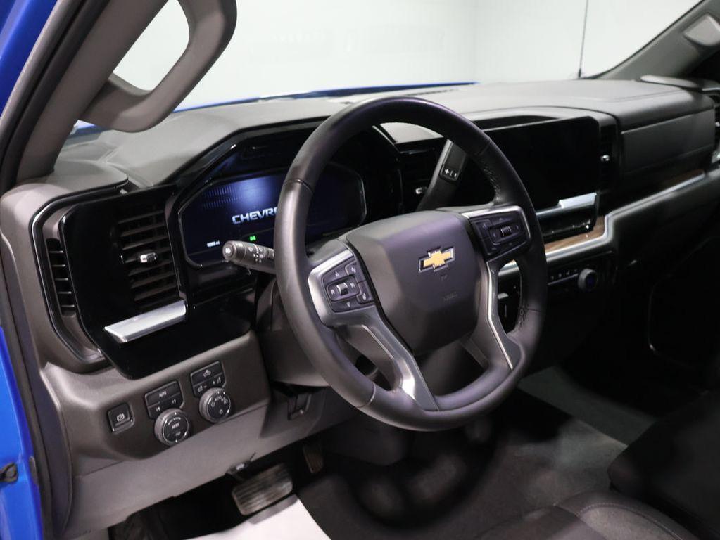 used 2025 Chevrolet Silverado 1500 car, priced at $40,000