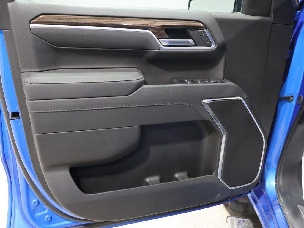 used 2025 Chevrolet Silverado 1500 car, priced at $40,000