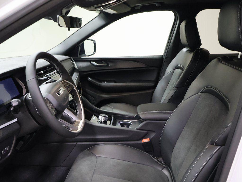 new 2025 Jeep Grand Cherokee L car, priced at $44,744
