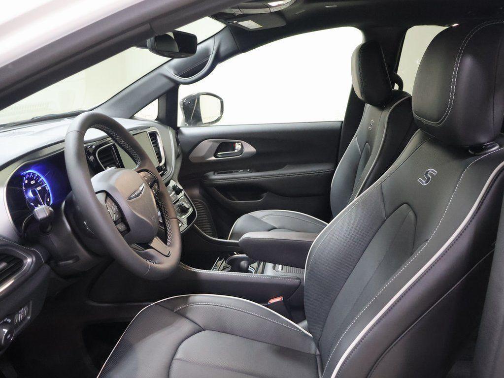 new 2026 Chrysler Pacifica car, priced at $47,583