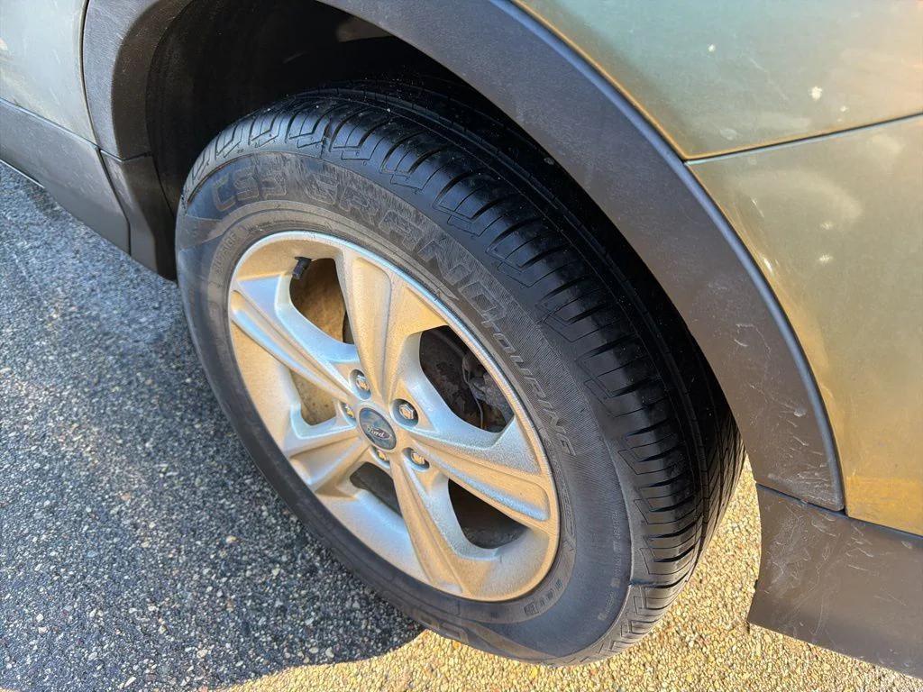 used 2013 Ford Escape car, priced at $8,500