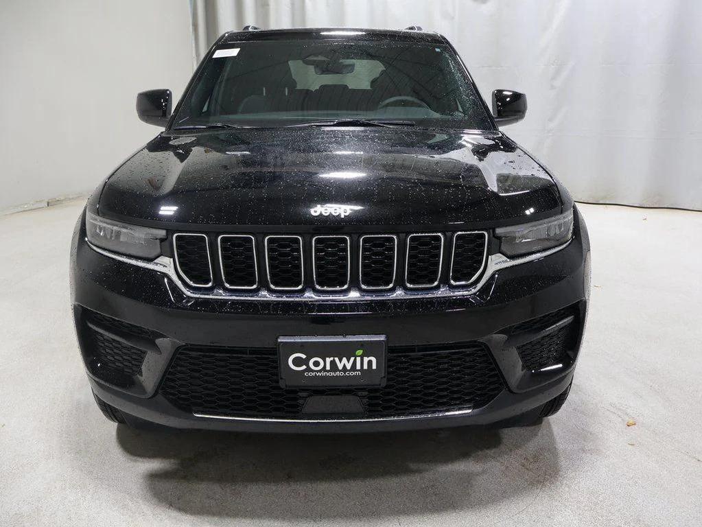 new 2025 Jeep Grand Cherokee car, priced at $41,037