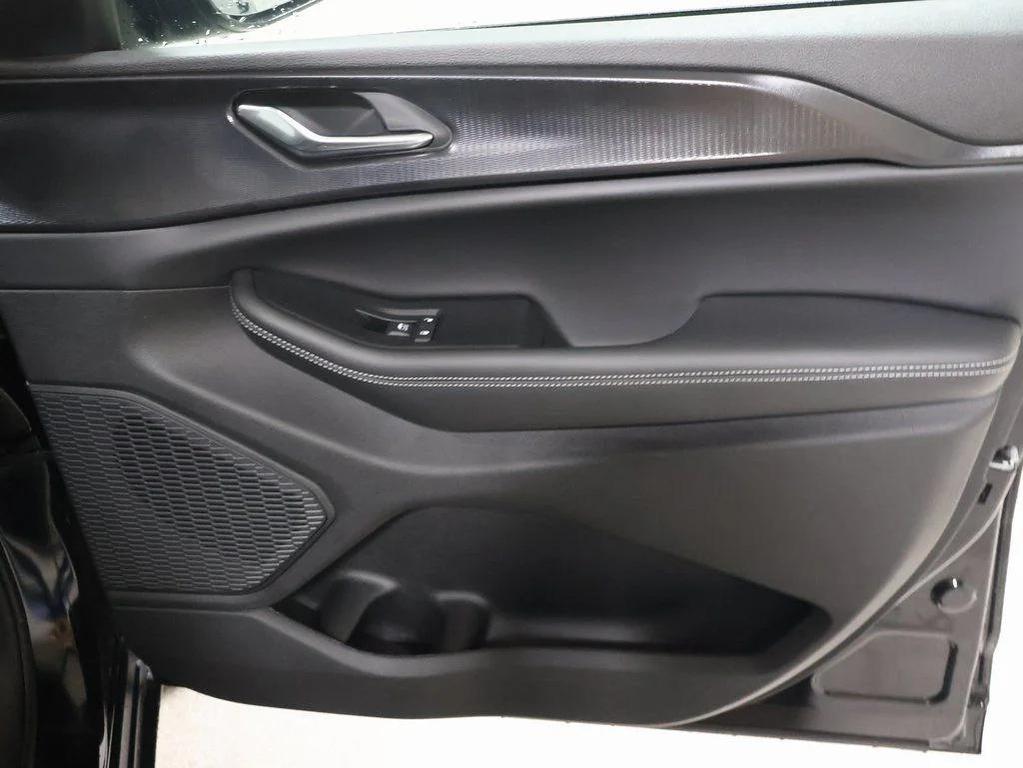 new 2025 Jeep Grand Cherokee car, priced at $41,037