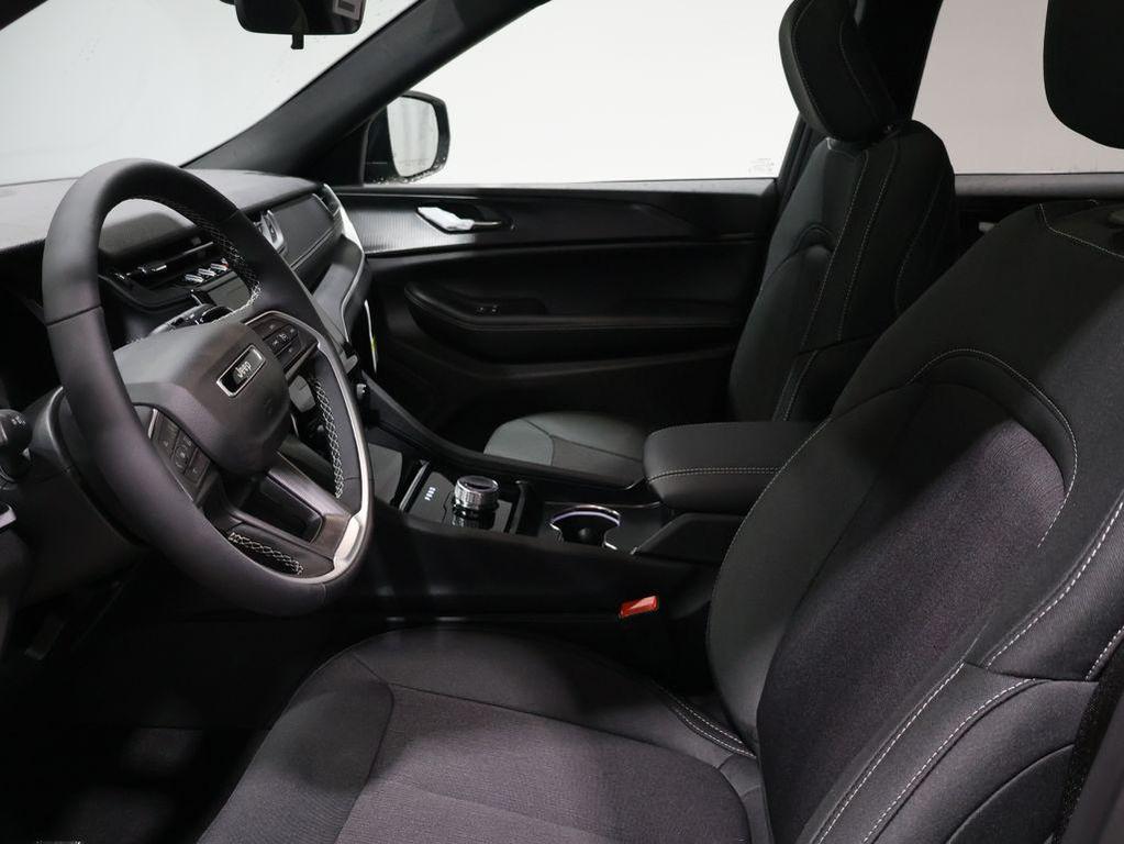 new 2026 Jeep Grand Cherokee car, priced at $45,725