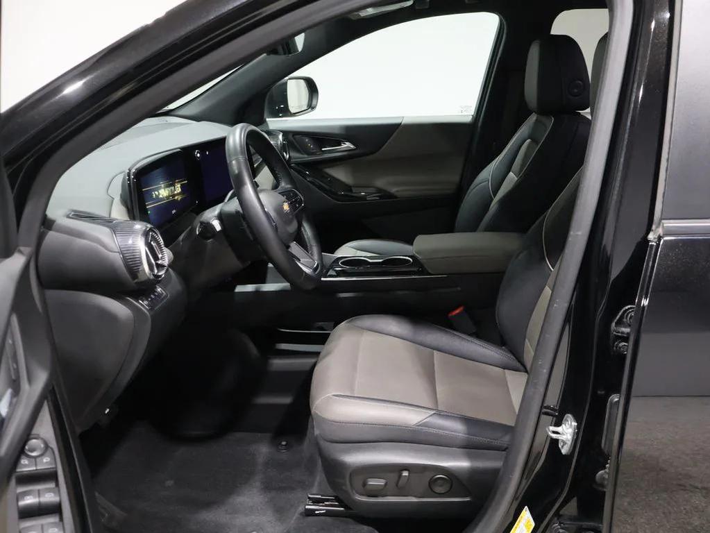 used 2025 Chevrolet Equinox car, priced at $24,939