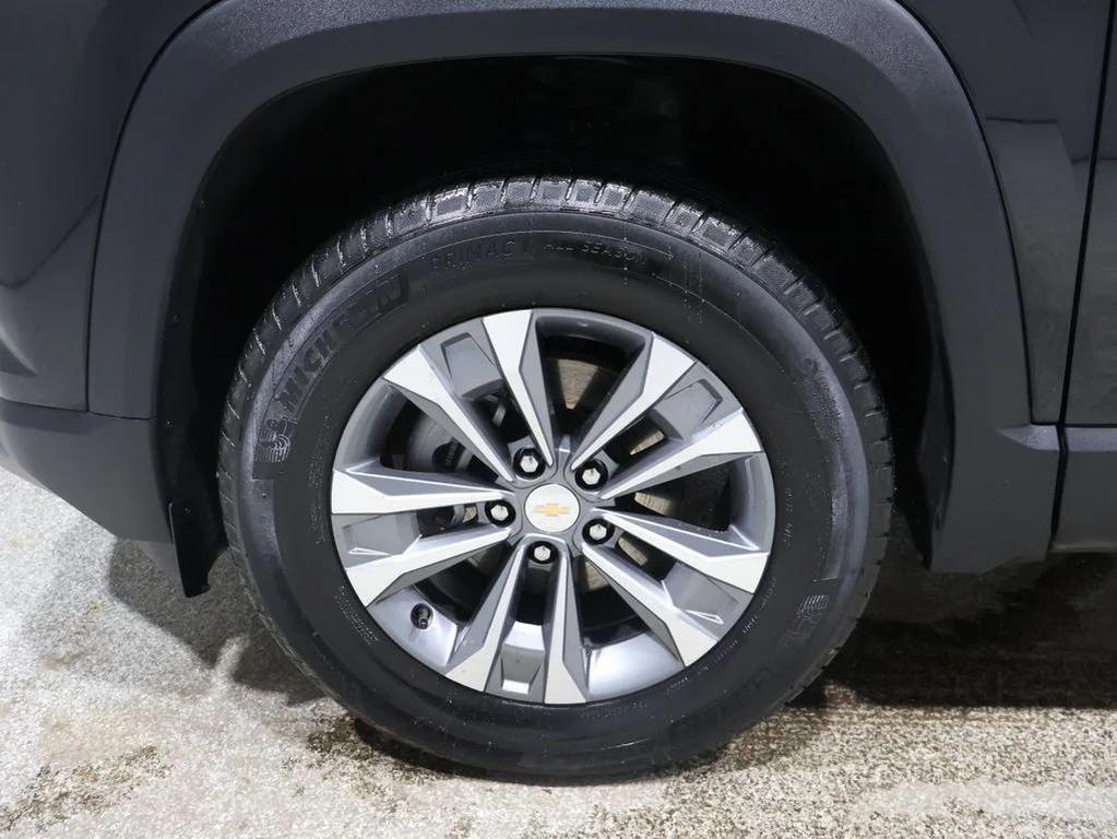 used 2025 Chevrolet Equinox car, priced at $24,939