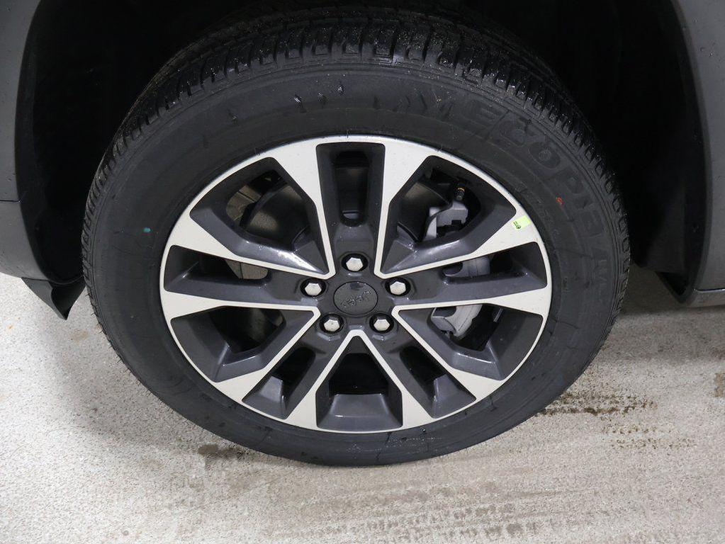 new 2025 Jeep Grand Cherokee L car, priced at $59,978