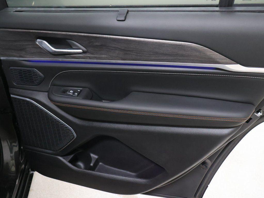 new 2025 Jeep Grand Cherokee L car, priced at $59,978