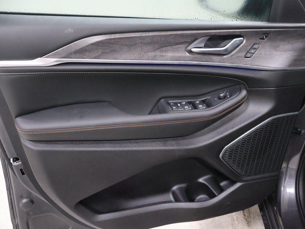 new 2025 Jeep Grand Cherokee L car, priced at $59,978