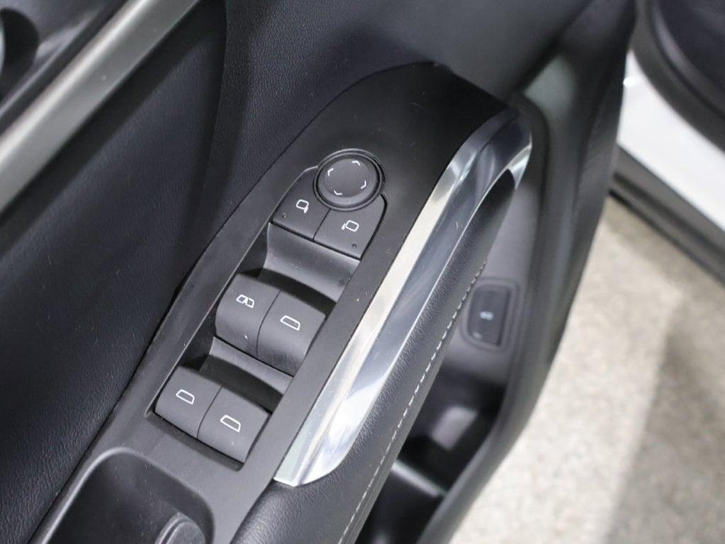 used 2024 Chevrolet Traverse car, priced at $36,595