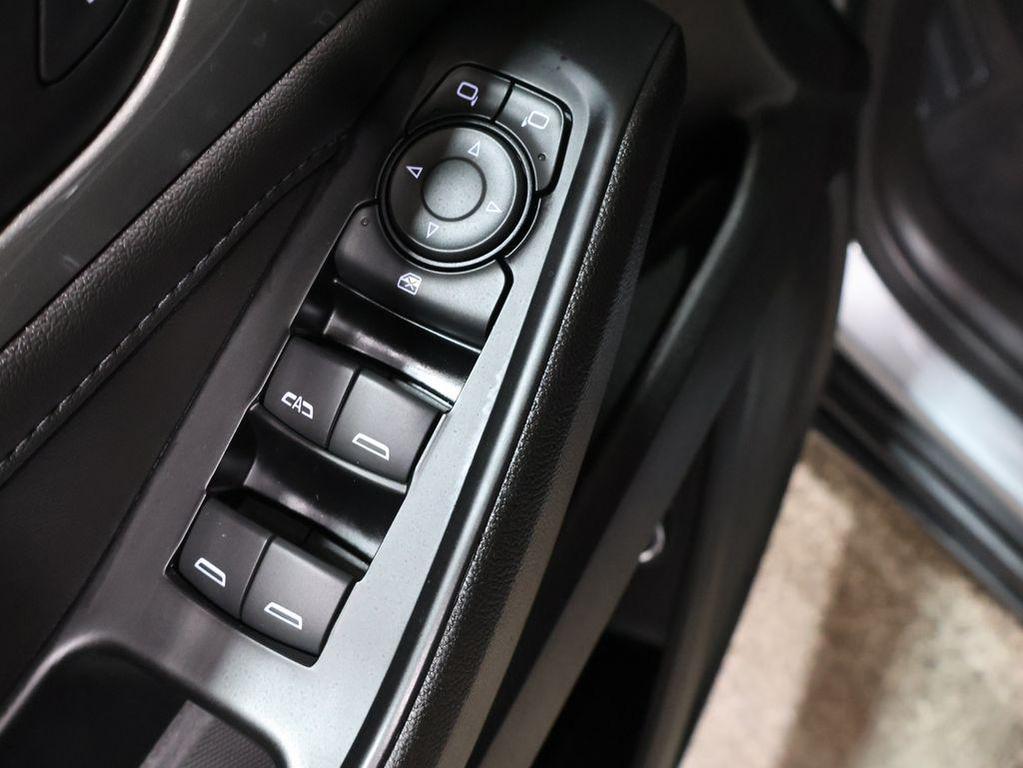 used 2023 Chevrolet Traverse car, priced at $29,268