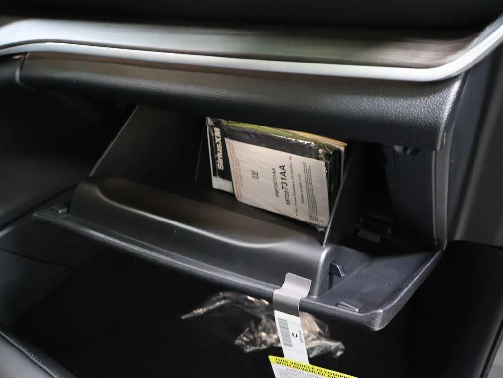 new 2025 Jeep Grand Cherokee car, priced at $52,480