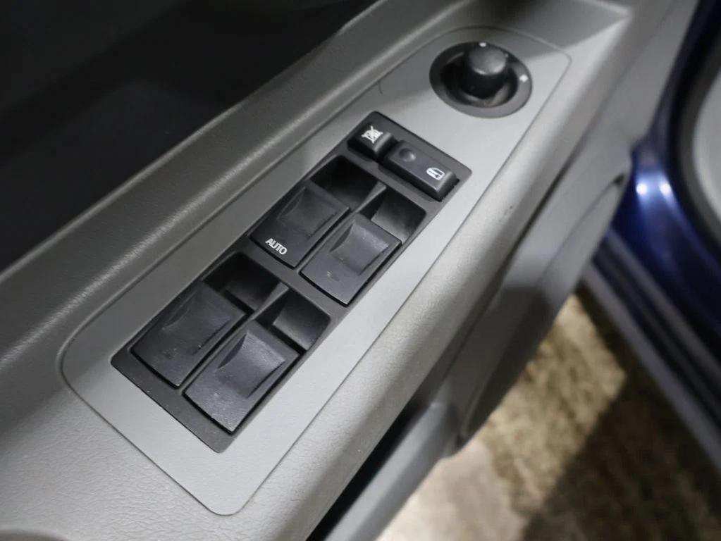 used 2005 Dodge Magnum car, priced at $6,500