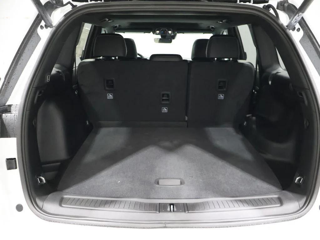 new 2026 Jeep Grand Cherokee car, priced at $48,575