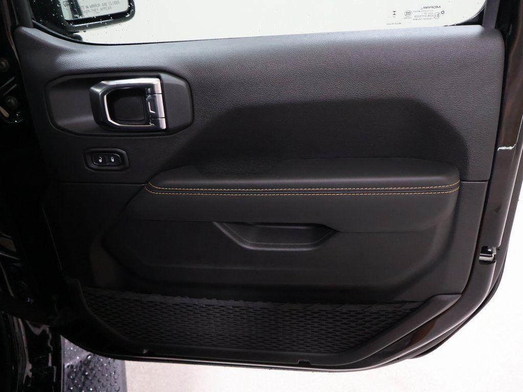 new 2025 Jeep Wrangler car, priced at $49,164