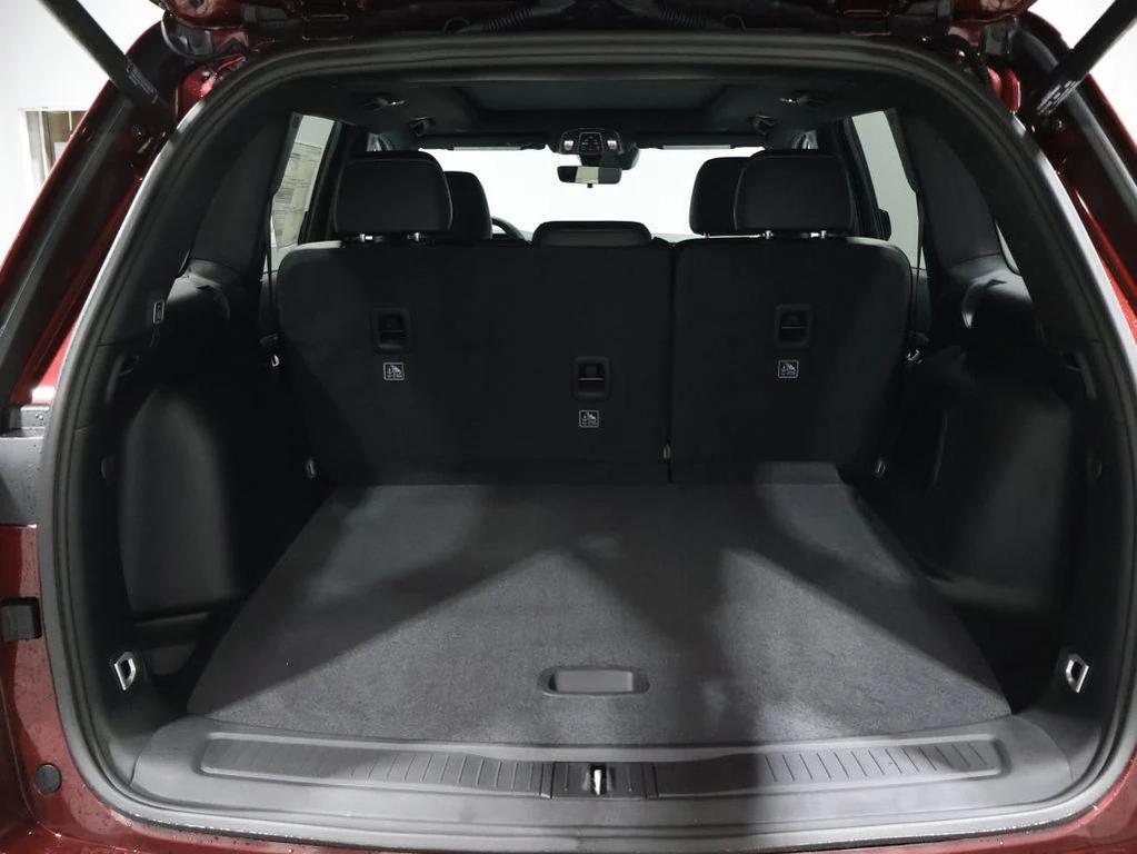 new 2026 Jeep Grand Cherokee car, priced at $51,625