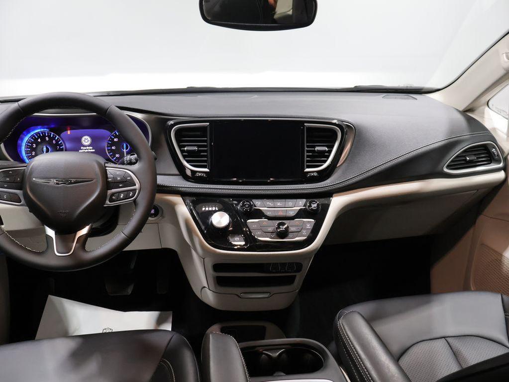 used 2024 Chrysler Pacifica car, priced at $31,000