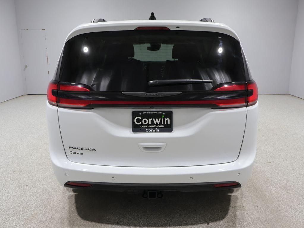 used 2024 Chrysler Pacifica car, priced at $31,000