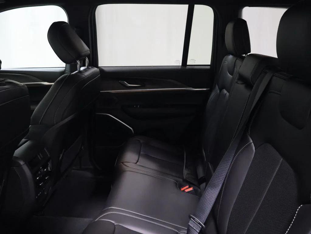 new 2026 Jeep Grand Cherokee car, priced at $53,725