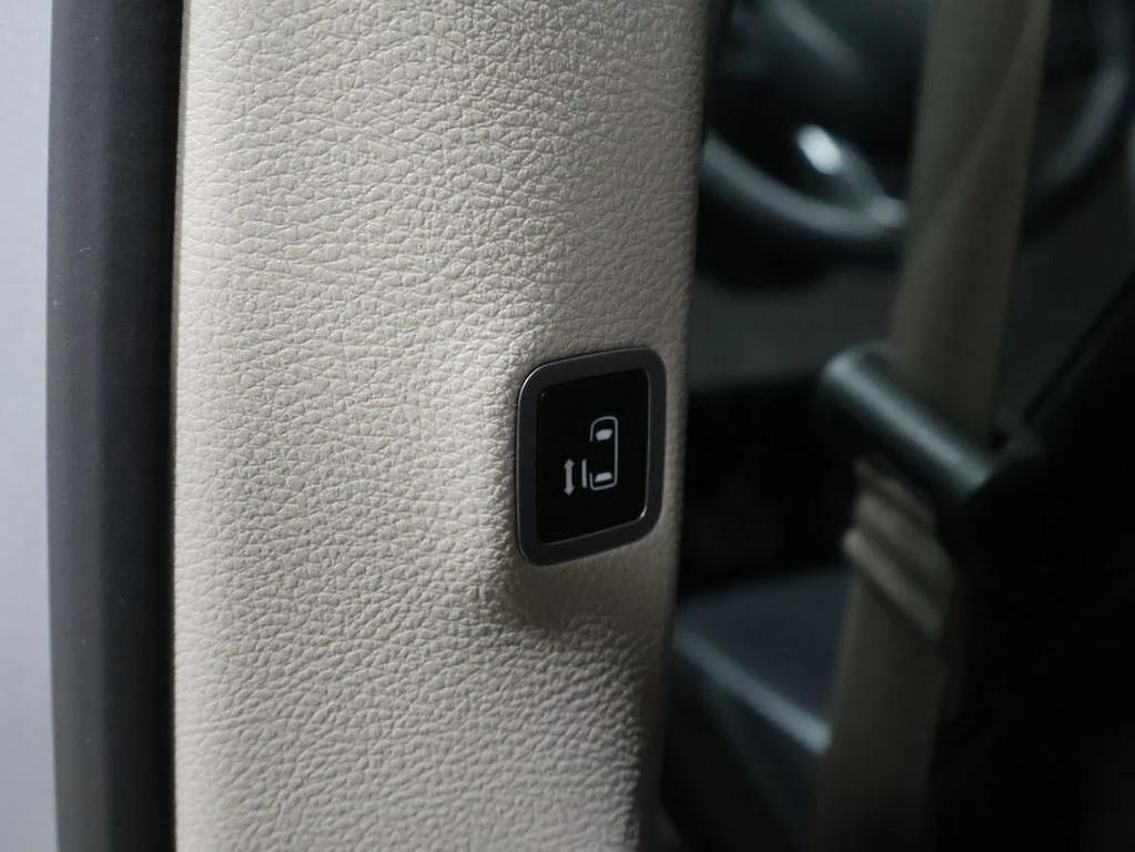 used 2024 Chrysler Pacifica car, priced at $25,774