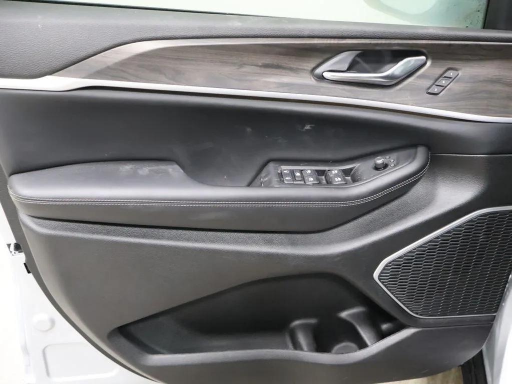 new 2026 Jeep Grand Cherokee L car, priced at $51,205