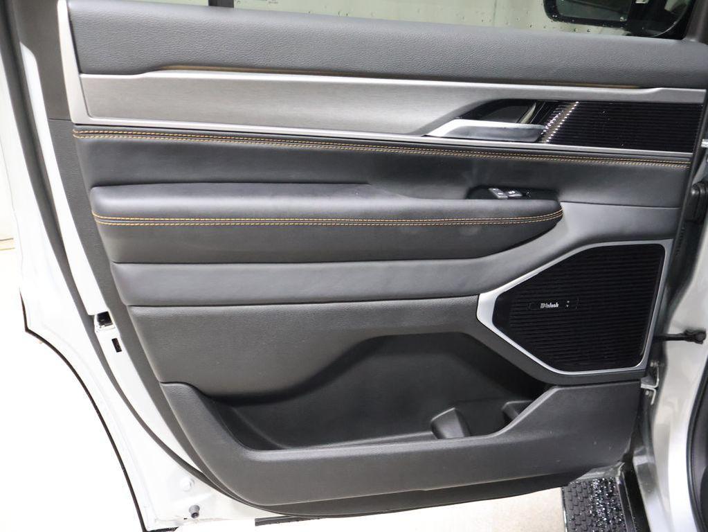 new 2026 Jeep Grand Wagoneer car, priced at $80,598