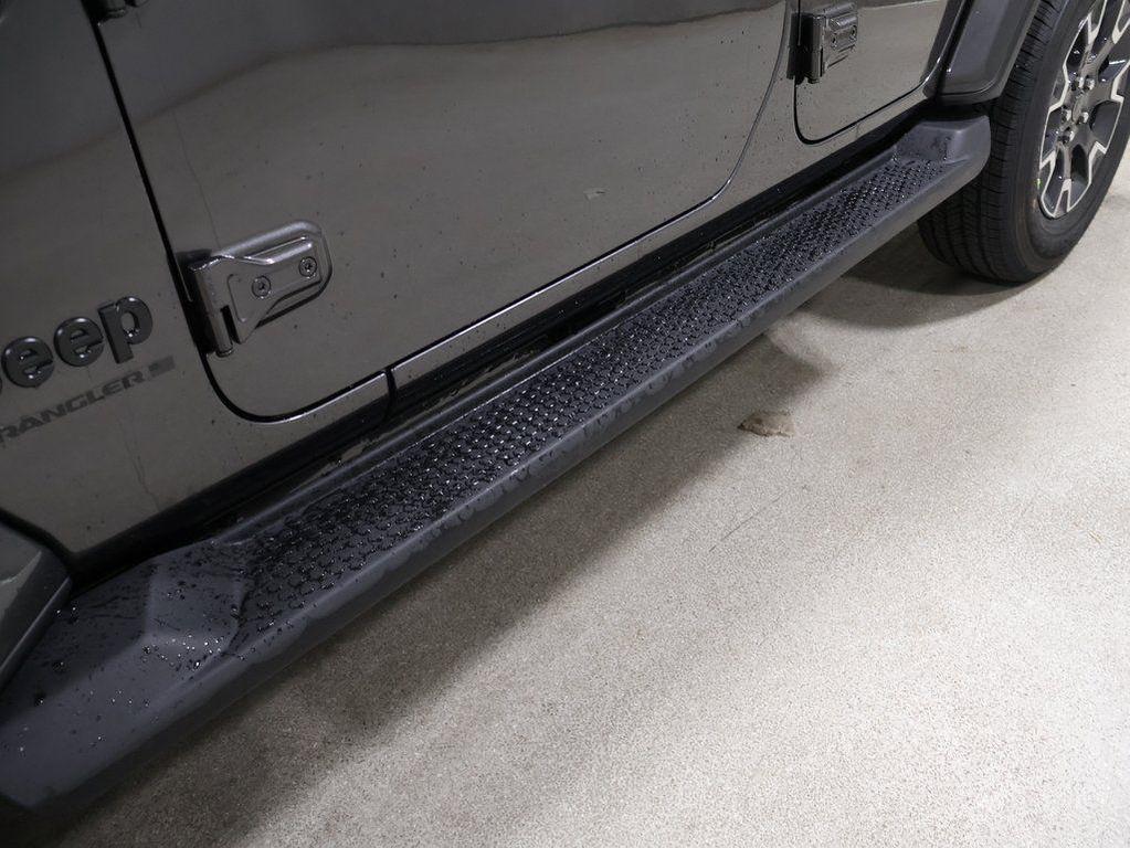 new 2025 Jeep Wrangler car, priced at $51,704