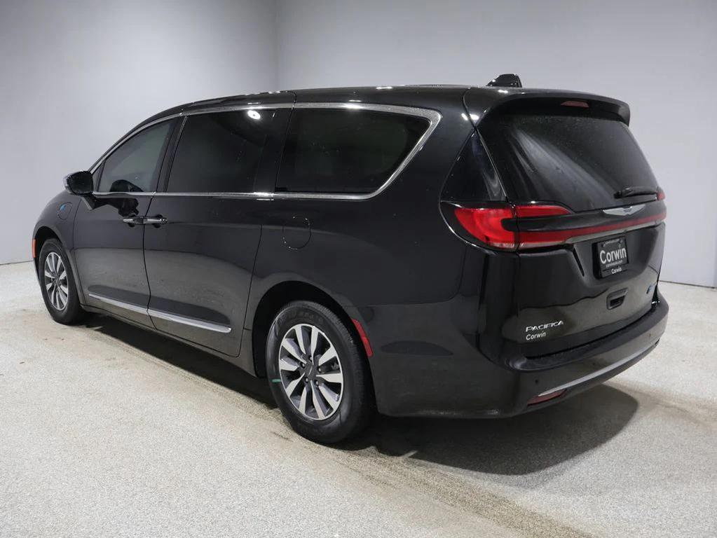 used 2022 Chrysler Pacifica Hybrid car, priced at $30,400