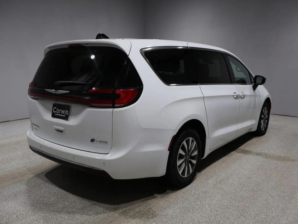 used 2024 Chrysler Pacifica Hybrid car, priced at $27,358