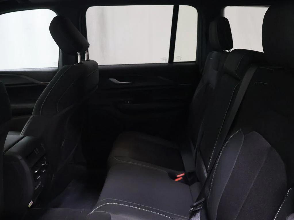 new 2026 Jeep Grand Cherokee car, priced at $45,374