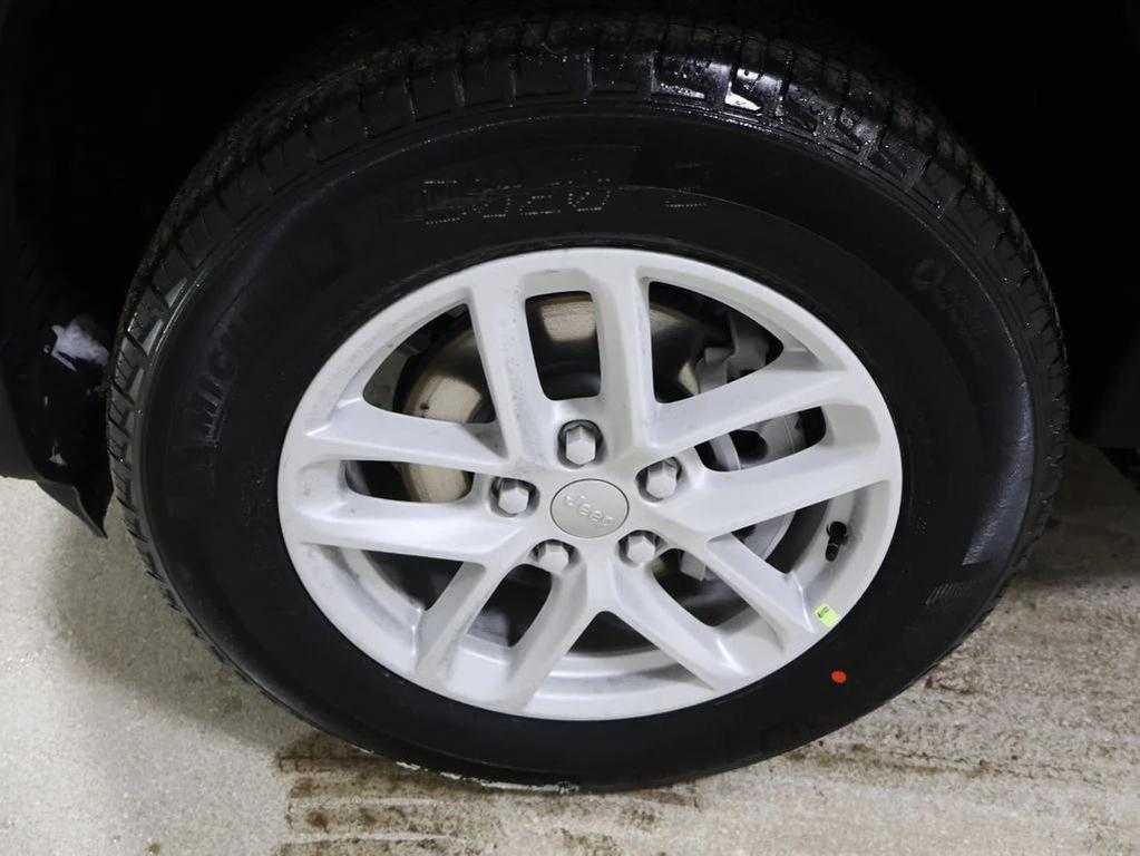 new 2026 Jeep Grand Cherokee car, priced at $45,374