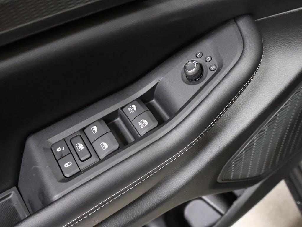 new 2025 Jeep Grand Cherokee car, priced at $37,131