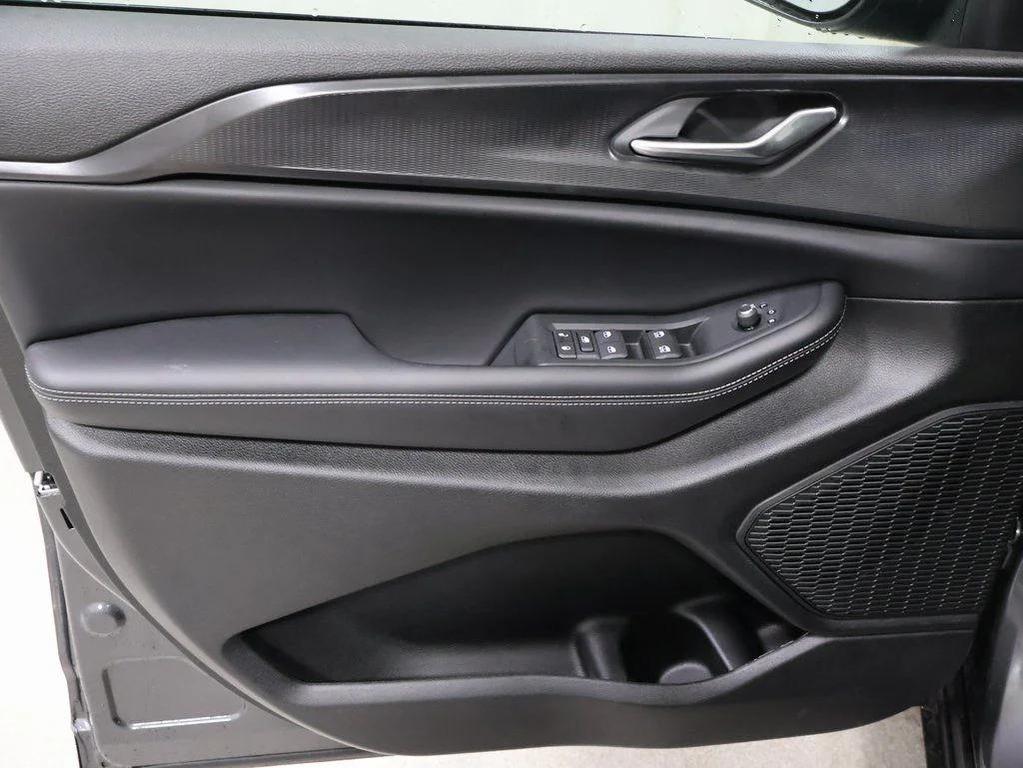 new 2025 Jeep Grand Cherokee car, priced at $37,131