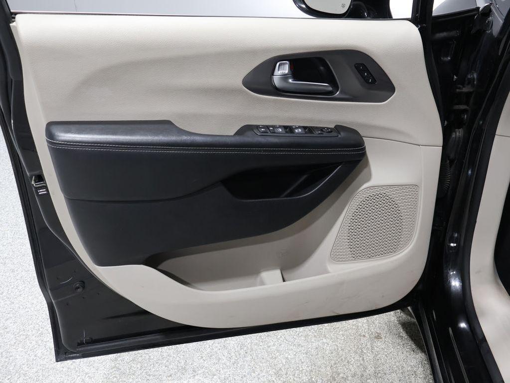 used 2022 Chrysler Pacifica car, priced at $20,955