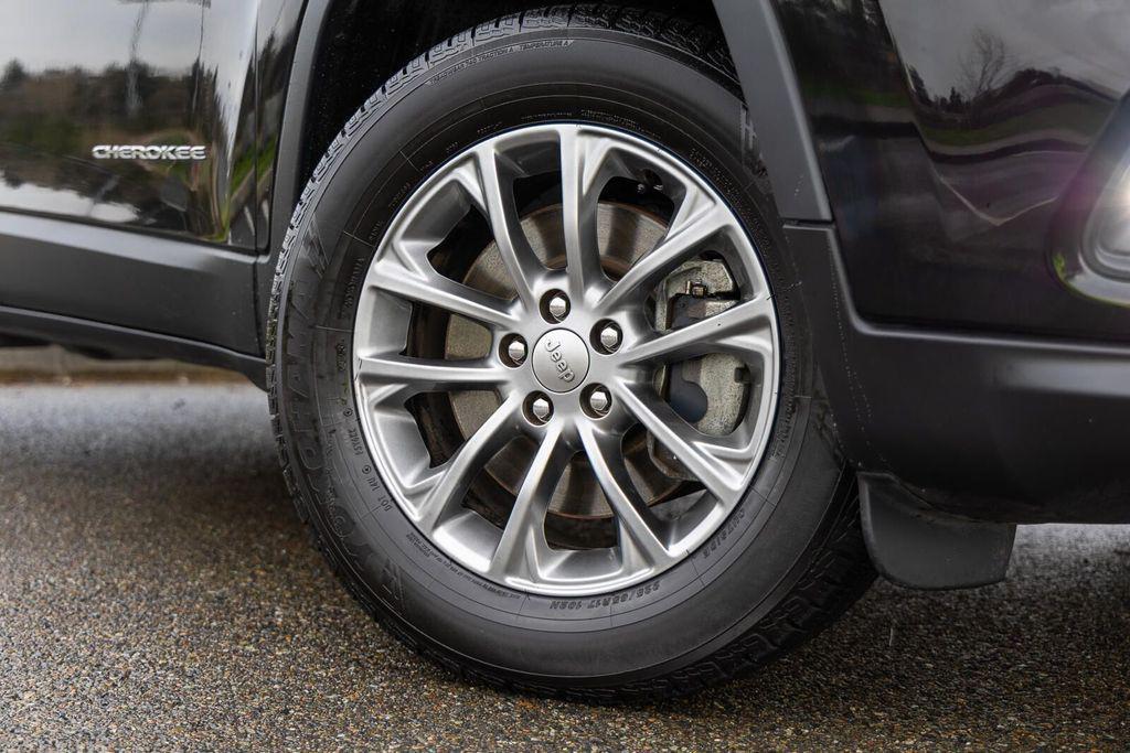 used 2019 Jeep Cherokee car, priced at $15,494