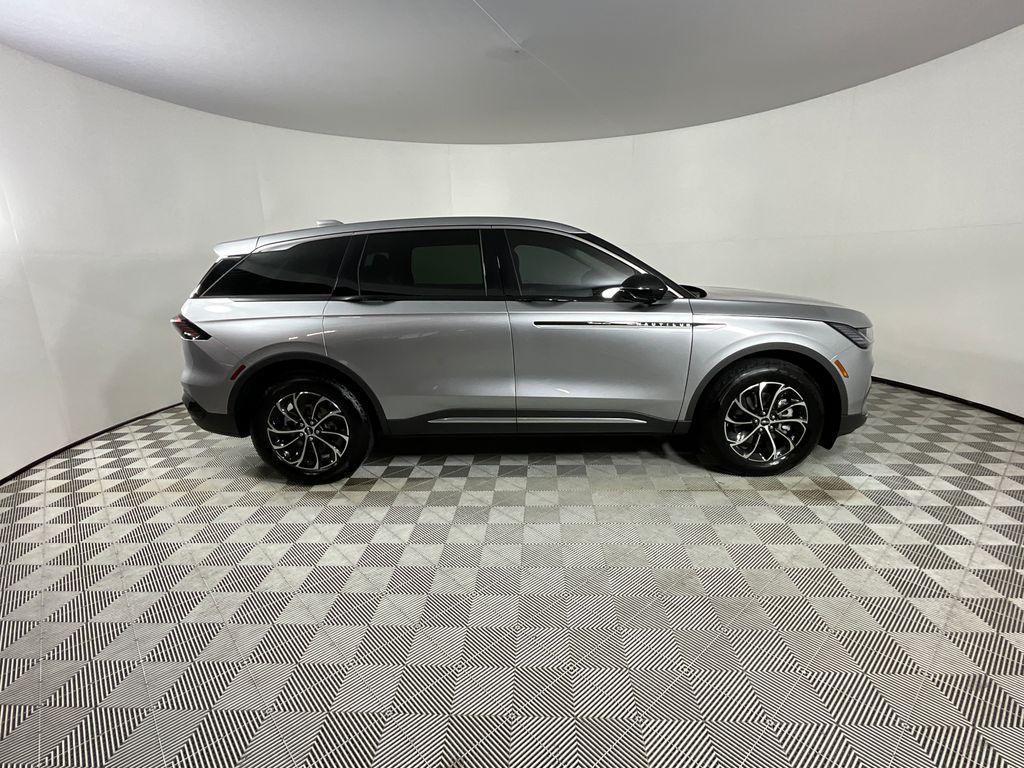 used 2025 Lincoln Nautilus car, priced at $49,642