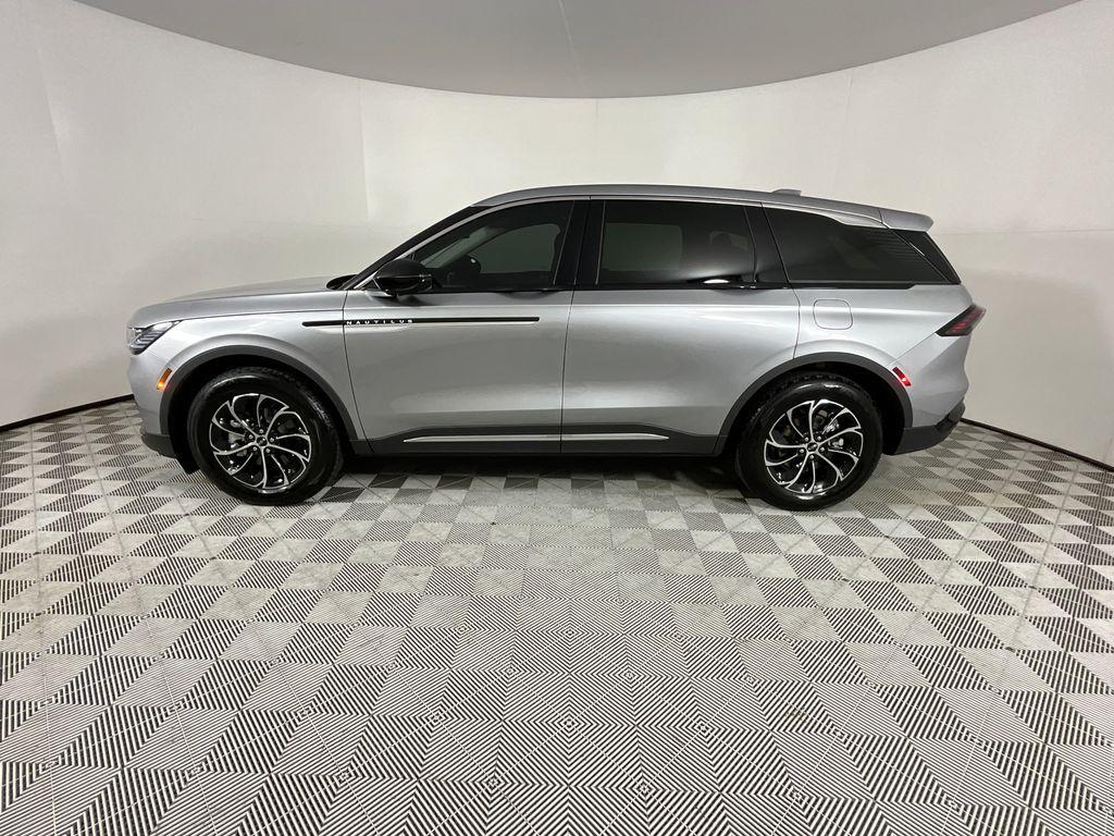 used 2025 Lincoln Nautilus car, priced at $49,642