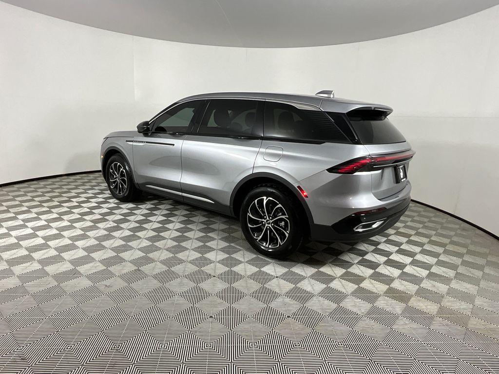 used 2025 Lincoln Nautilus car, priced at $49,642