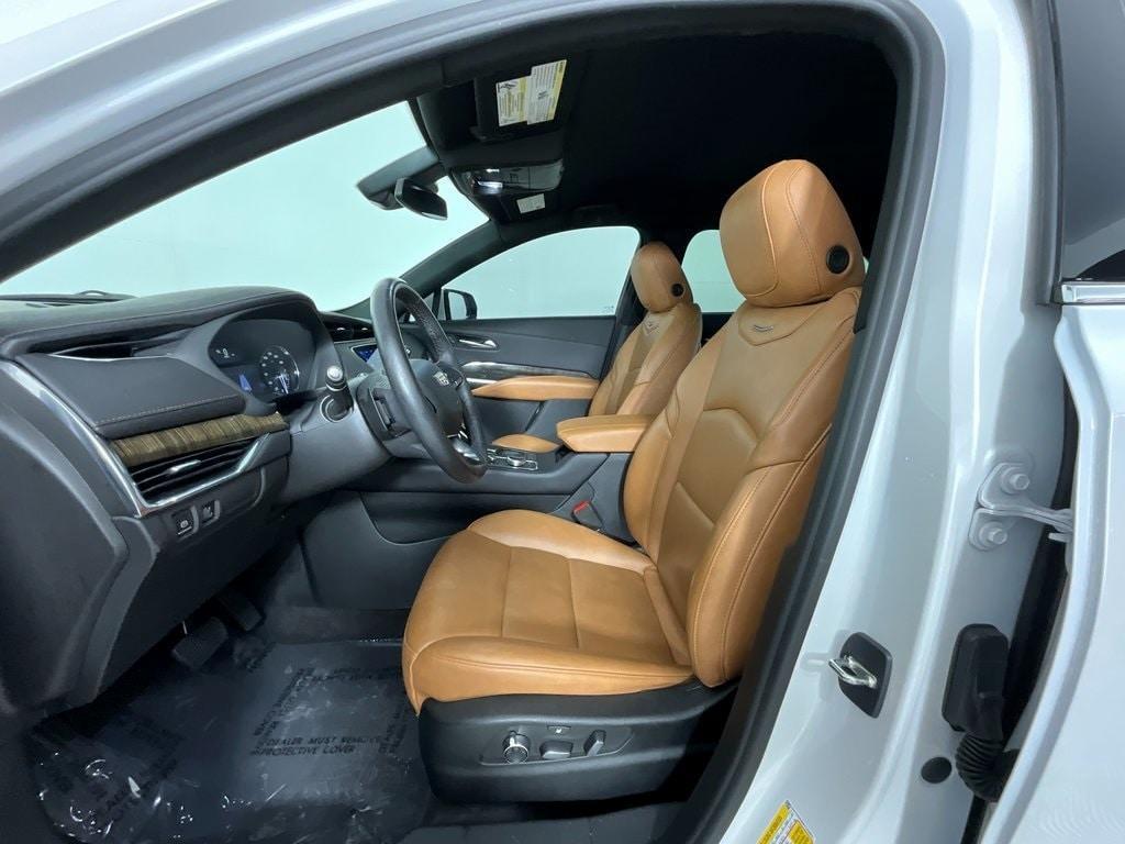 used 2023 Cadillac XT4 car, priced at $25,996