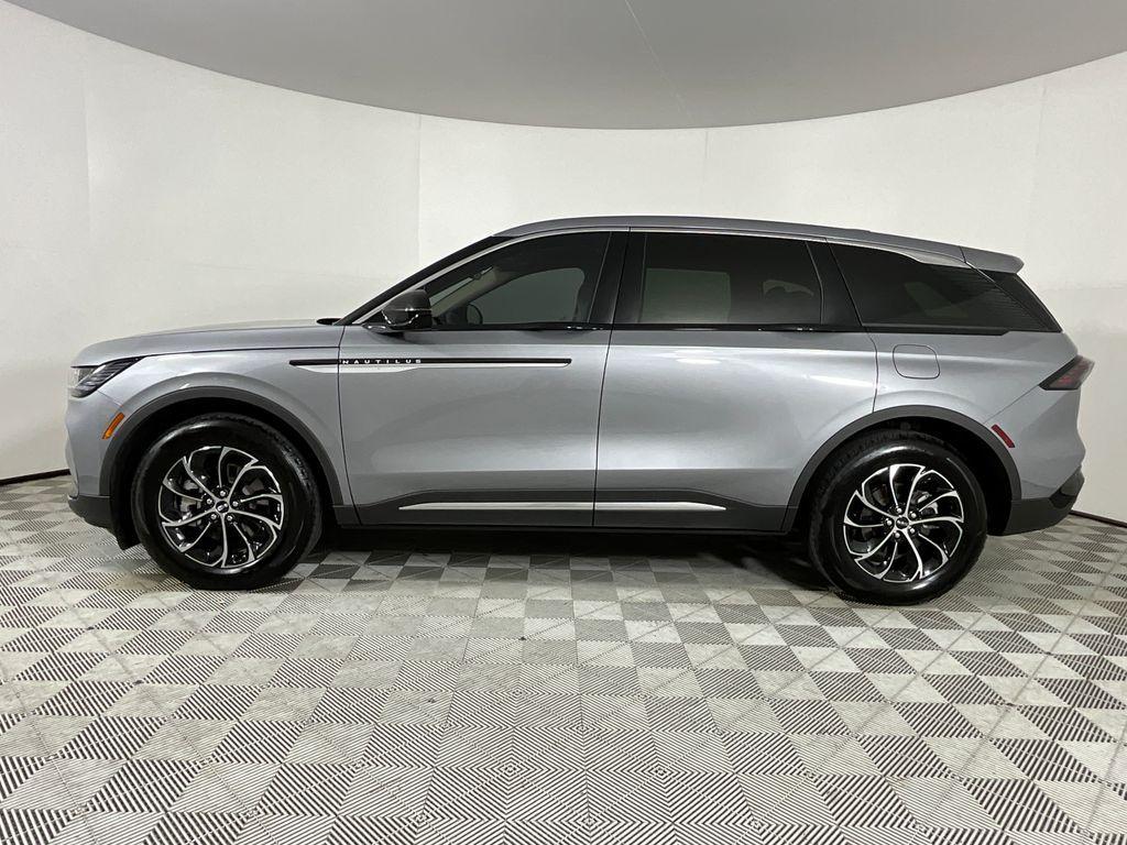 used 2025 Lincoln Nautilus car, priced at $49,461