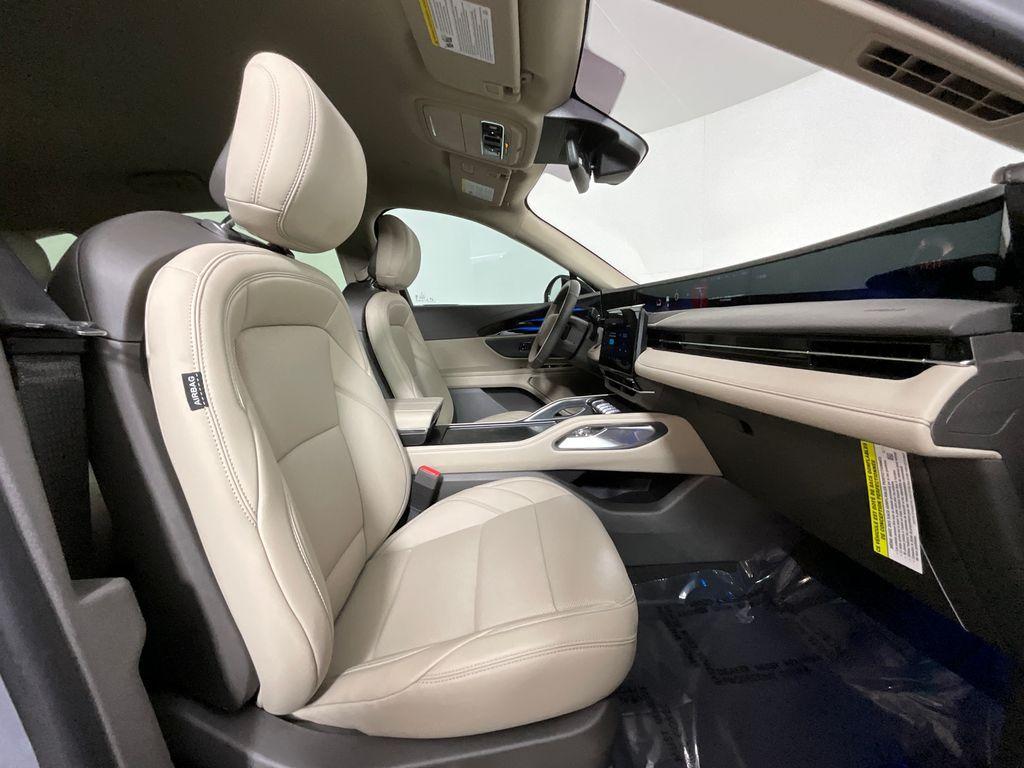 used 2025 Lincoln Nautilus car, priced at $49,461