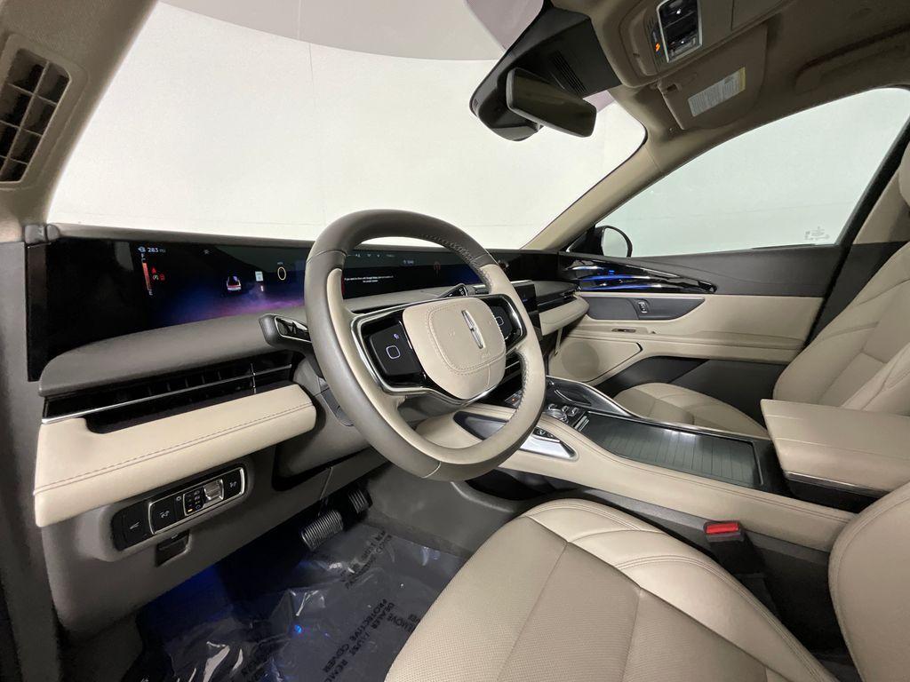 used 2025 Lincoln Nautilus car, priced at $49,461