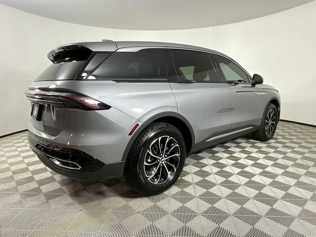 used 2025 Lincoln Nautilus car, priced at $49,461