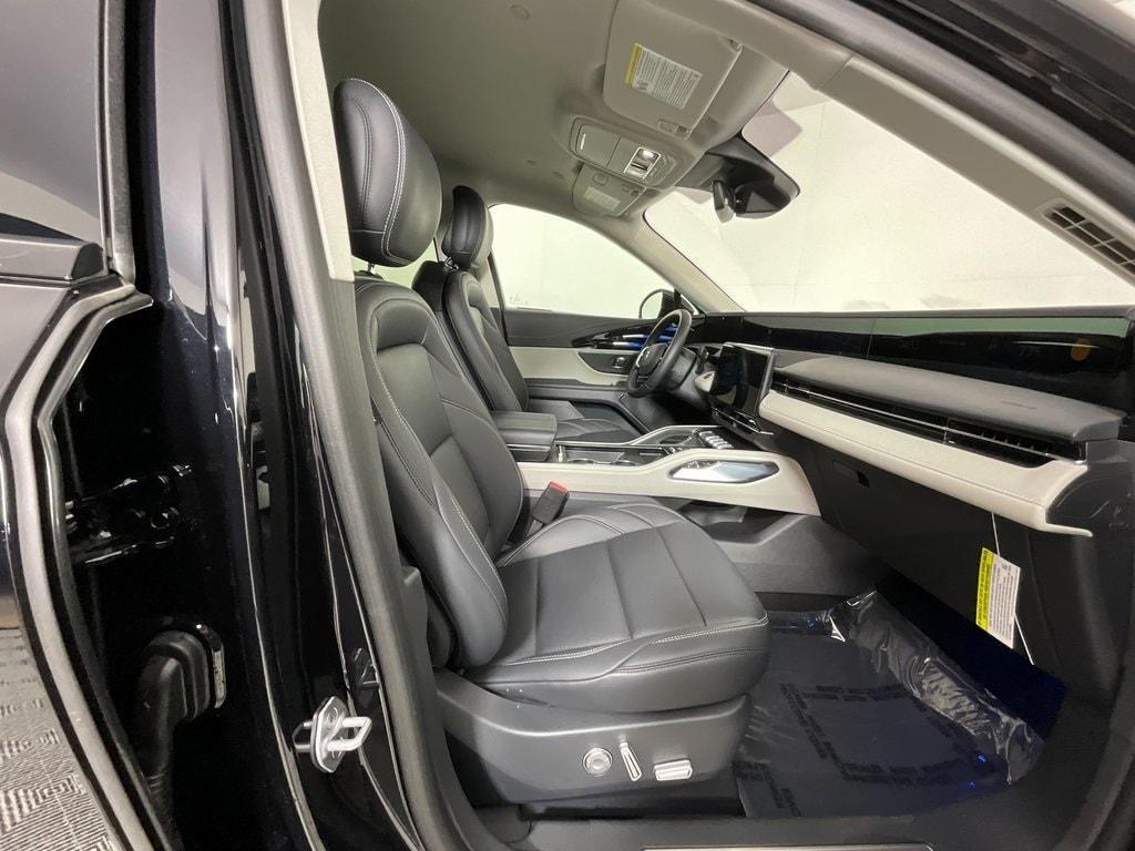 used 2025 Lincoln Nautilus car, priced at $47,911