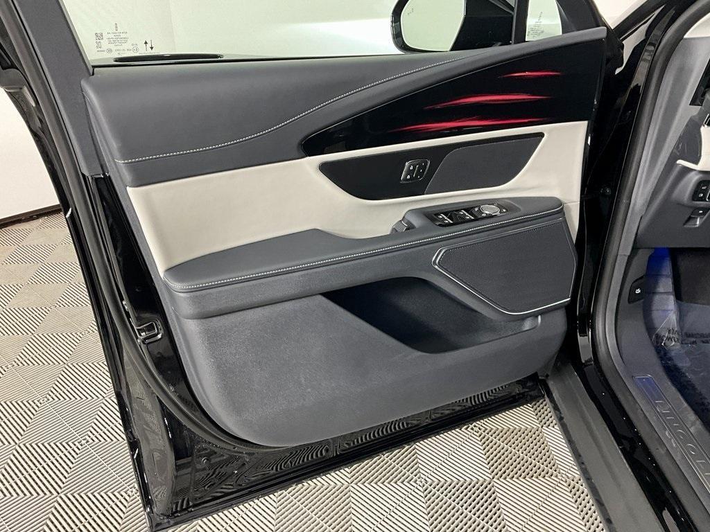 used 2025 Lincoln Nautilus car, priced at $47,911